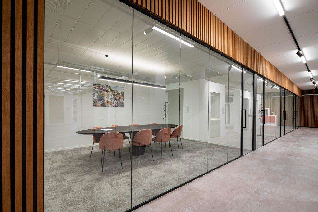 Glass at work - glazen kantoorwanden