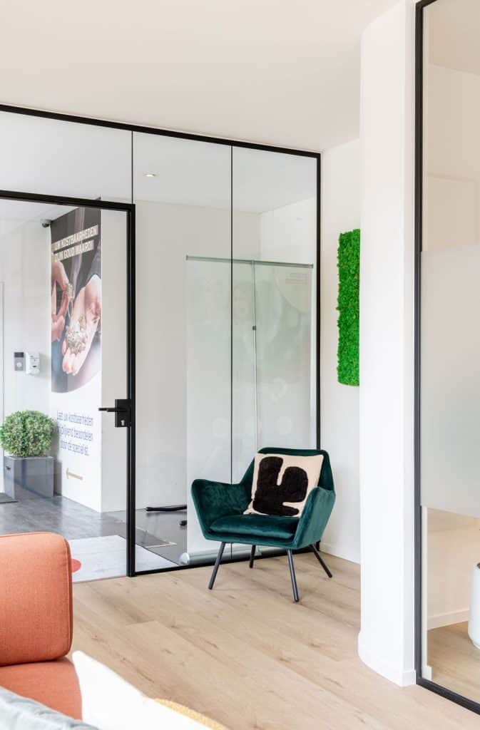 kantoorrenovatie Goelen oude toonzaal Alles Glas Turnhout